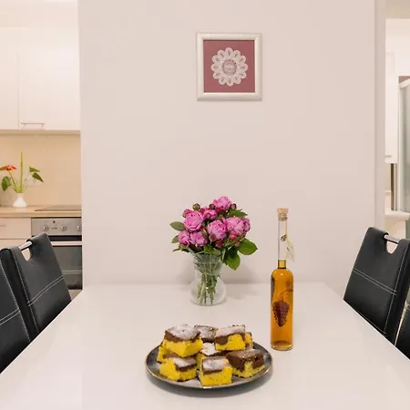 בית נופש House Moro פריבלאקה