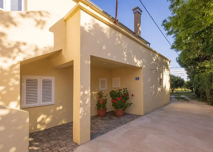 House Moro Nyaraló