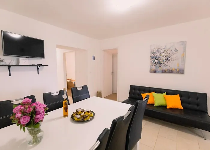 House Moro Vikendica